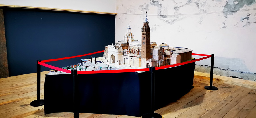 Maqueta terminada — vista 2