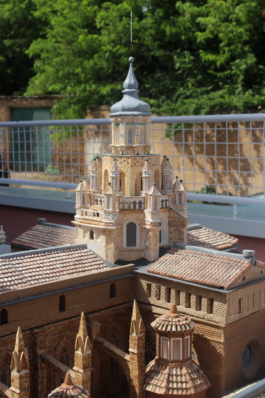 La torre mudéjar de cuatro caras distintas